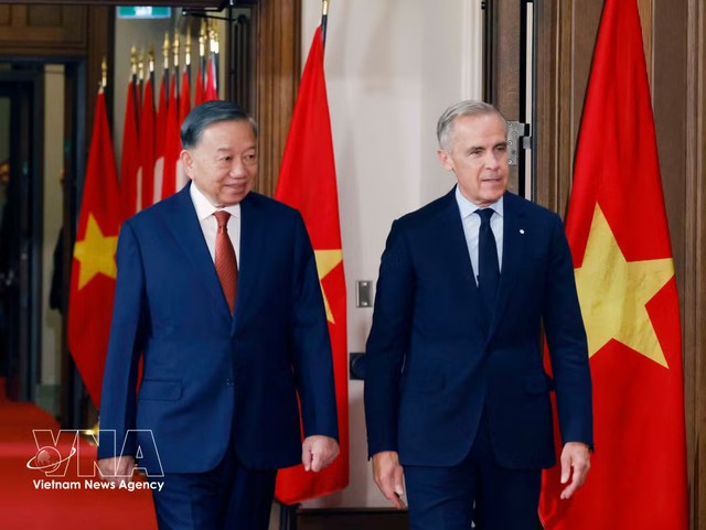Top Vietnamese leader holds talks with Canadian Prime Minister- Ảnh 2.