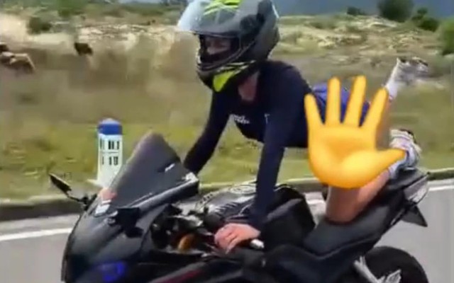 “We are guests, and have responsibility to respect the law”: British man on following traffic rules in Vietnam - Ảnh 1.