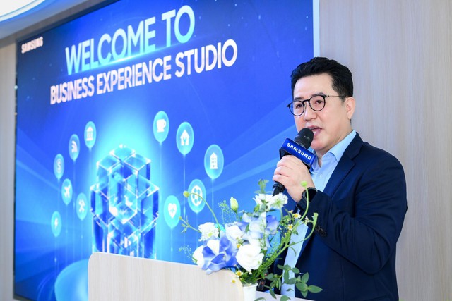 Samsung opens business technology experience studio in Vietnam - Ảnh 1.
