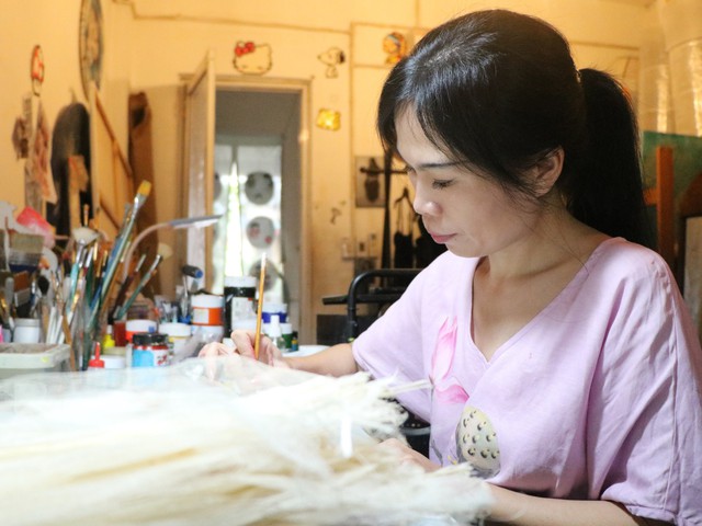 In Vietnam, craftswoman gives fallen leaves new life through intricate ...