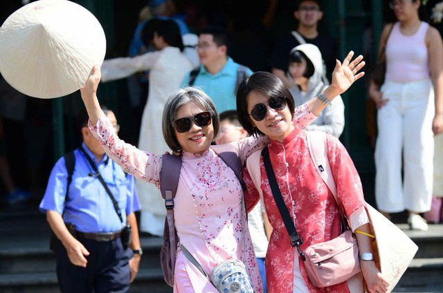 Ho Chi Minh City wins 3 top Asian tourism awards in 2026 - Ảnh 1.