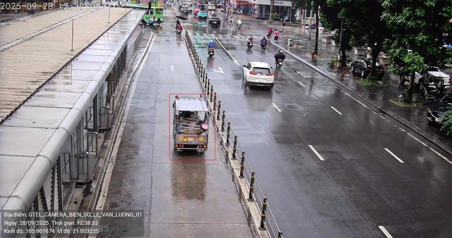 Hanoi's AI traffic cameras flag over 4,000 violations in one week - Ảnh 2.