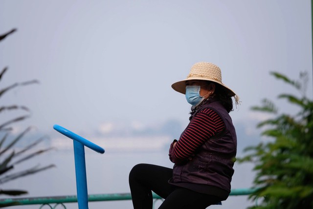 Air pollution exceeds daily limits 1 in 3 days, ranks No. 3 death risk in Vietnam - Ảnh 3.