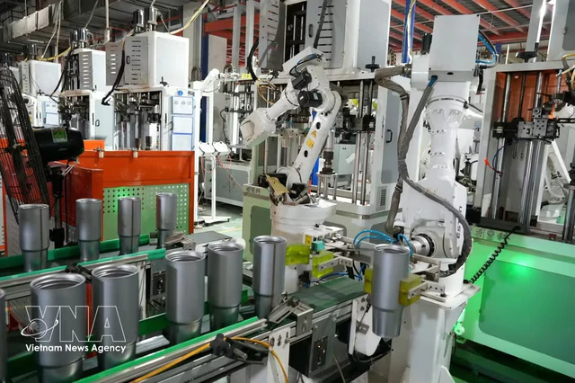 Vietnam attracts $40.63bn in FDI in eight months- Ảnh 1.
