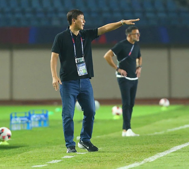 Thailand snap Vietnam’s record 27-match unbeaten streak under Kim Sang Sik- Ảnh 1.