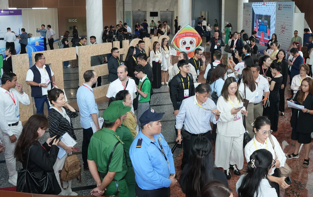 Vietnam sees strong business formation amid high market exits in January–August - Ảnh 1.