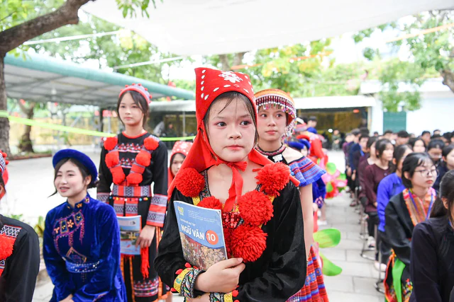 Vietnam opens new school year for 26 million students, inaugurates 107 border schools- Ảnh 4.