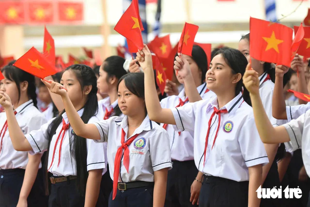 Vietnam opens new school year for 26 million students, inaugurates 107 border schools- Ảnh 6.