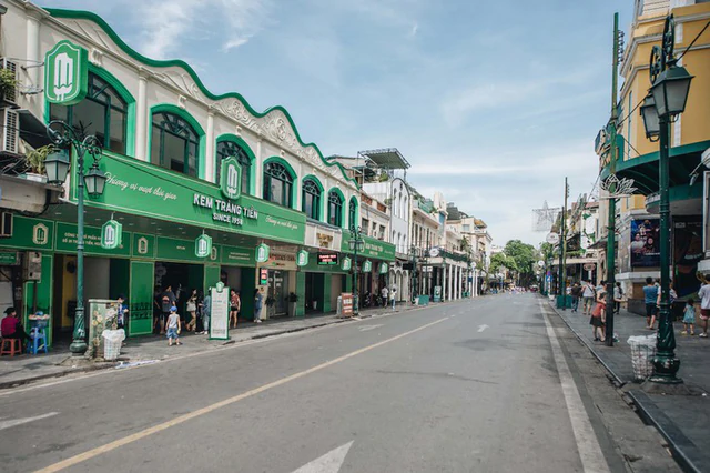 Hanoi’s iconic Trang Tien Ice Cream to leave longtime flagship after nearly 70 years- Ảnh 1.