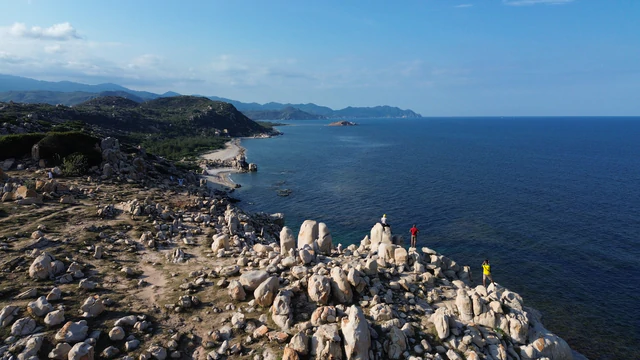Vietnam's 'deadly rock' in Khanh Hoa is actually a photo illusion - Ảnh 3.