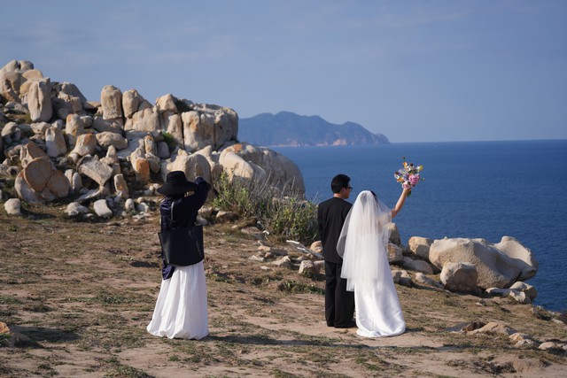 Vietnam's 'deadly rock' in Khanh Hoa is actually a photo illusion - Ảnh 6.