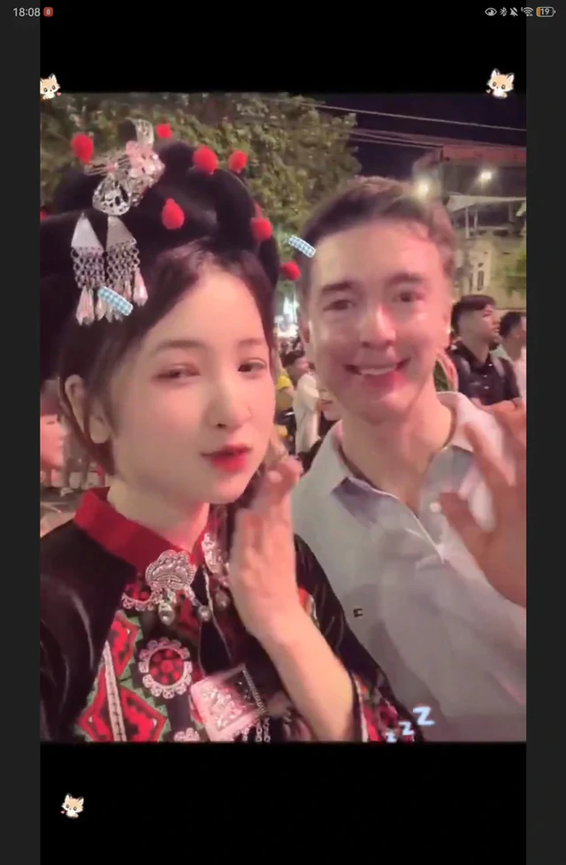 Vietnamese youths invite ‘random foreigner’ to film a Mid-Autumn video, then discover he’s EU ambassador- Ảnh 4.