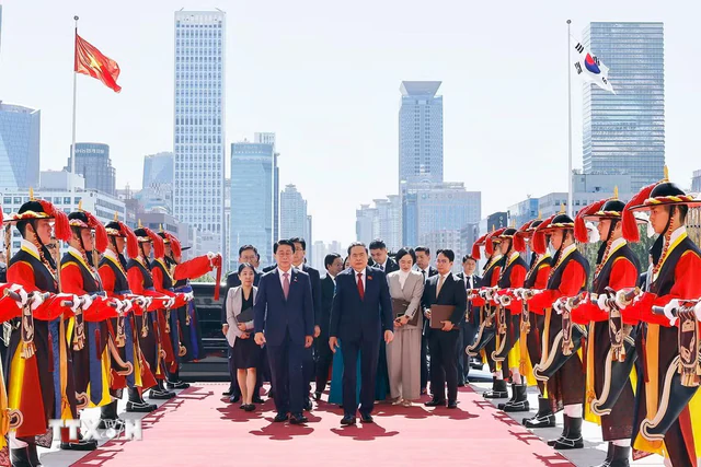 Vietnam seeks South Korean investment in semiconductors, AI data centers - Ảnh 1.
