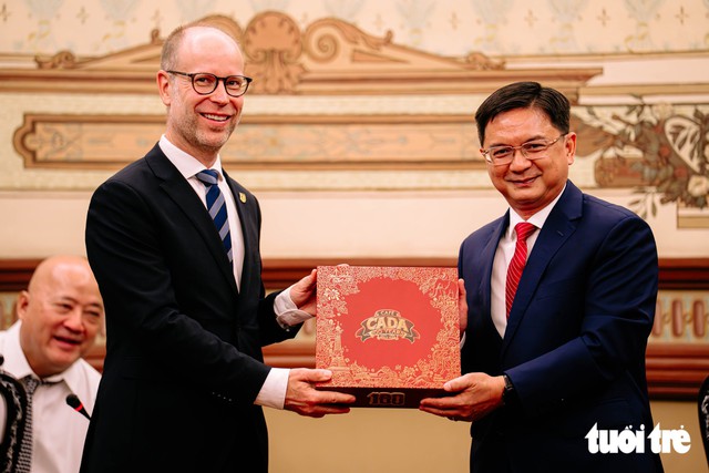 Leipzig proposes direct flight to Ho Chi Minh City, other areas of cooperation - Ảnh 1.