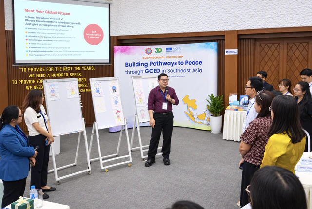 UNESCO expert urges Vietnam to give students more time for deep learning, less testing - Ảnh 1.