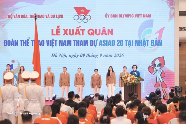 Vietnamese sports delegation leaves for ASIAD 20 in Japan - Ảnh 1.