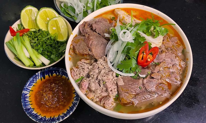 Bò kho, bún bò, cơm tấm top 100 món ăn sáng ngon nhất thế giới- Ảnh 1.