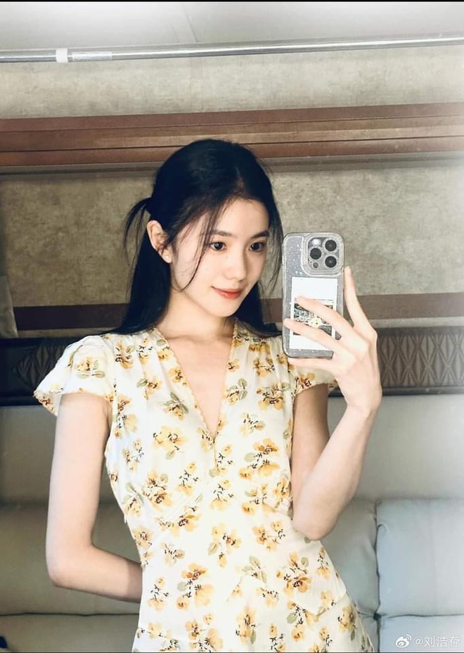 4 mỹ nhân Hoa ngữ mang 'vibe' mối tình đầu, ai nổi trội nhất?- Ảnh 21.