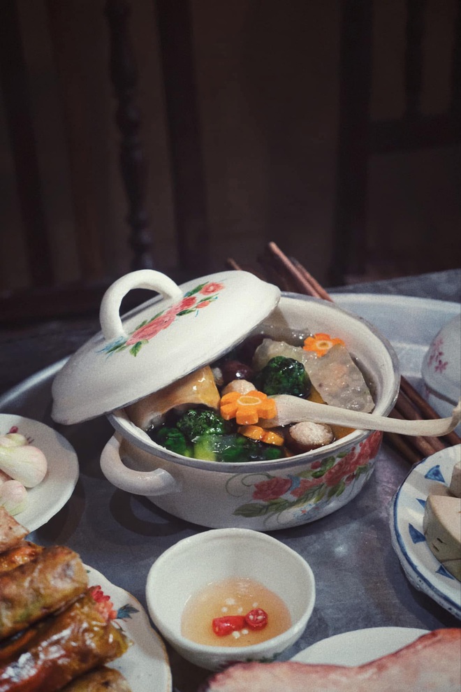 Ngỡ ngàng với mâm cơm Tết Bắc bằng bánh ngọt y như thật của 9X Hà Nội- Ảnh 3.