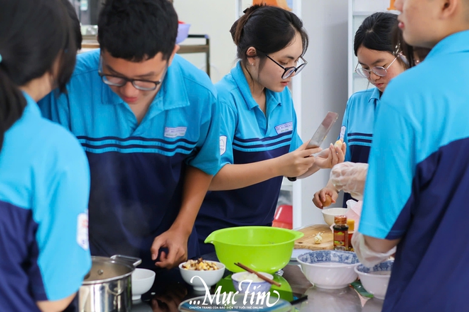 Teen Trường THPT Bùi Thị Xuân học nấu ăn miễn phí trong giờ chính khóa- Ảnh 4.