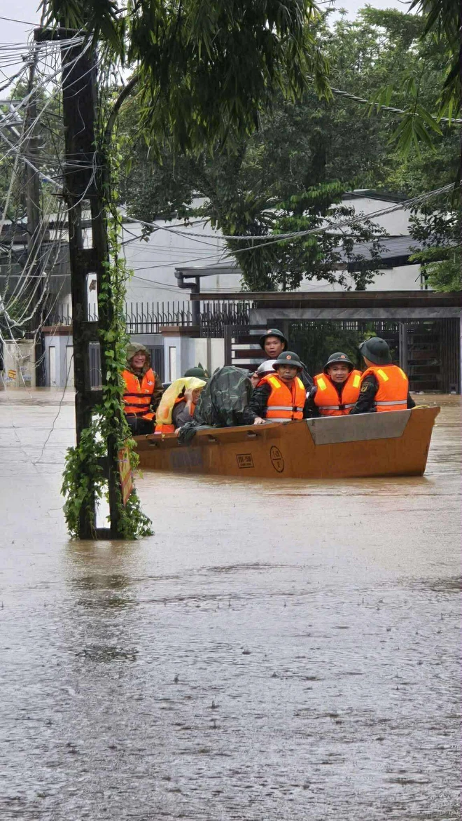 Heavy floods swamp Vietnam’s Thai Nguyen after overnight deluge- Ảnh 9. Heavy floods swamp Vietnam’s Thai Nguyen after overnight deluge- Ảnh 9.
