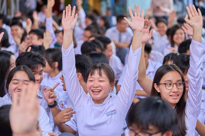 Giáo viên và học sinh Trường THPT Ten Lơ Man hào hứng với Bí mật tuổi chúng mình- Ảnh 2.