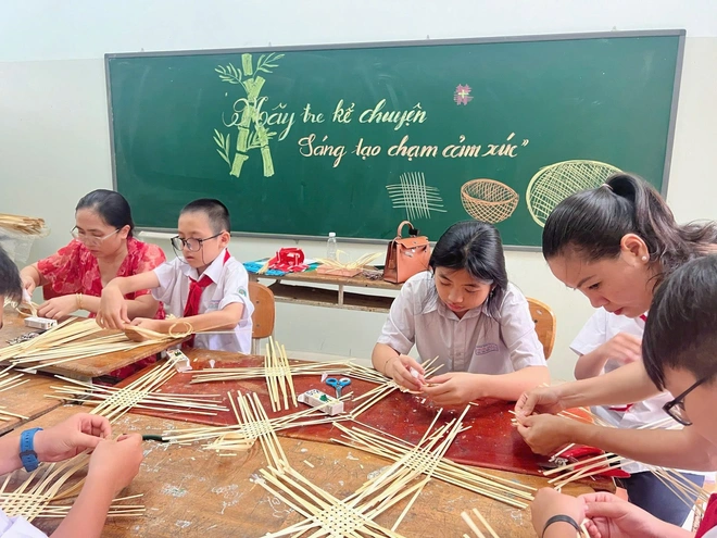 Teen THCS Phước Thắng gây sốt với báo tường con thuyền mừng 20-11- Ảnh 10. Teen THCS Phước Thắng gây sốt với báo tường con thuyền mừng 20-11- Ảnh 10.