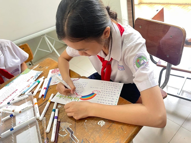 Teen THCS Phước Thắng gây sốt với báo tường con thuyền mừng 20-11- Ảnh 9. Teen THCS Phước Thắng gây sốt với báo tường con thuyền mừng 20-11- Ảnh 9.