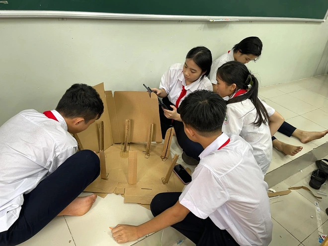 Teen THCS Phước Thắng gây sốt với báo tường con thuyền mừng 20-11- Ảnh 7. Teen THCS Phước Thắng gây sốt với báo tường con thuyền mừng 20-11- Ảnh 7.