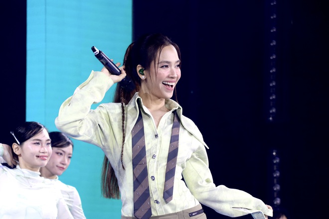 Học sinh THCS - THPT Hồng Hà đồng diễn Vovinam hướng tới kỷ lục kép- Ảnh 8.