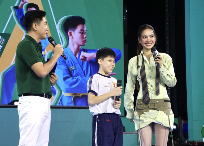 Học sinh THCS - THPT Hồng Hà đồng diễn Vovinam hướng tới kỷ lục kép- Ảnh 9.