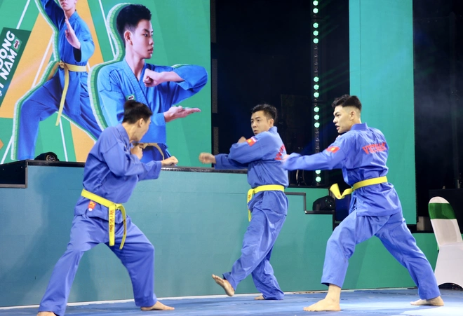 Học sinh THCS - THPT Hồng Hà đồng diễn Vovinam hướng tới kỷ lục kép- Ảnh 13.