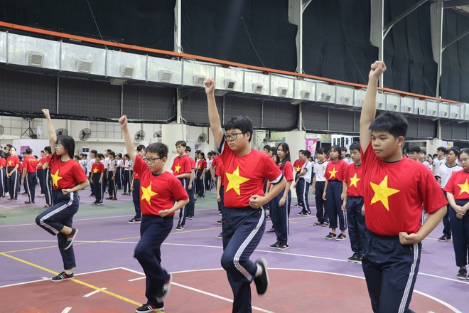 Học sinh THCS - THPT Hồng Hà đồng diễn Vovinam hướng tới kỷ lục kép- Ảnh 2.