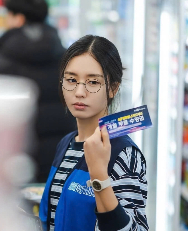 Khám phá tủ đồ thanh lịch của nữ chính Dynamite Kiss - Ảnh 3.