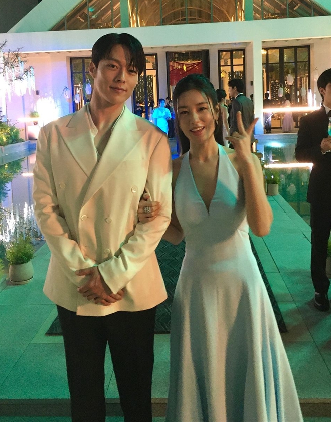 Khám phá tủ đồ thanh lịch của nữ chính Dynamite Kiss - Ảnh 6.