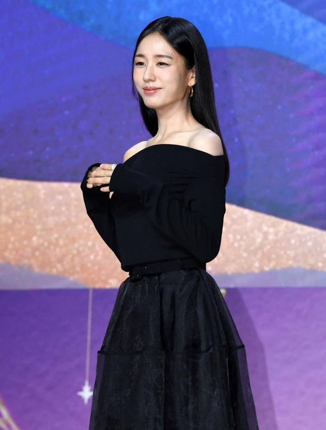 Khám phá tủ đồ thanh lịch của nữ chính Dynamite Kiss - Ảnh 16.