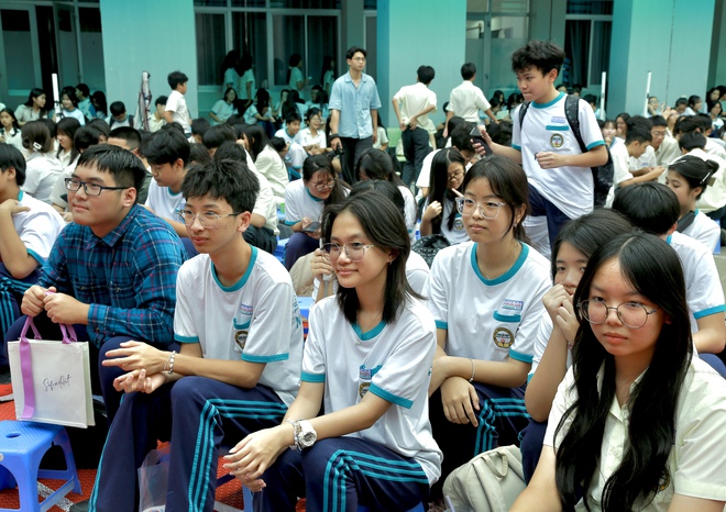 Teen Trường TH -THCS - THPT Nam Sài Gòn say mê giai điệu đờn ca tài tử- Ảnh 4. Teen Trường TH -THCS - THPT Nam Sài Gòn say mê giai điệu đờn ca tài tử- Ảnh 4.