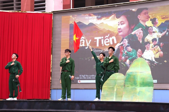 Hóa thân thành nhân vật trong trang sách, học trò Trường THPT Thủ Đức khai phá đam mê  - Ảnh 4.