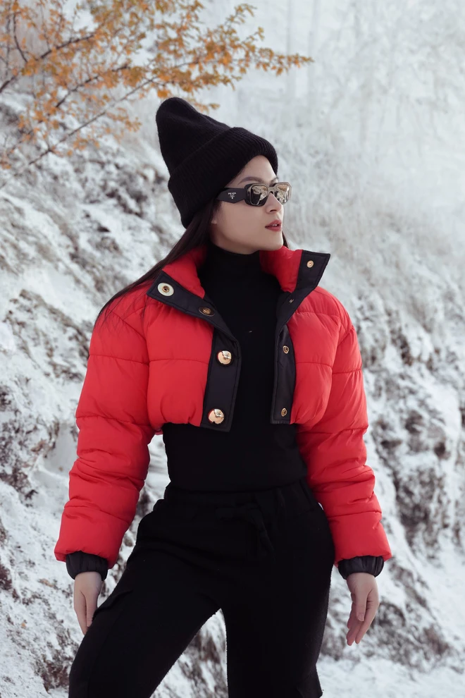 Sao Việt "đu trend" tuyết rơi phiên bản đời thực không cần AI - Ảnh 3.