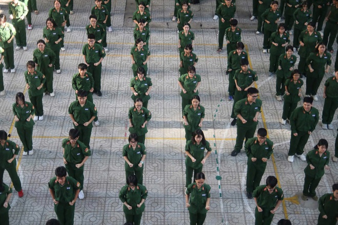 Khoảnh khắc ấn tượng khi học sinh TP.HCM cùng hòa nhịp trong bài đồng diễn võ nhạc Vovinam - Ảnh 20.