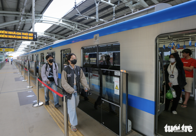 A look back at 1-year operation: How first metro line became part of Ho Chi Minh City life
- Ảnh 9.