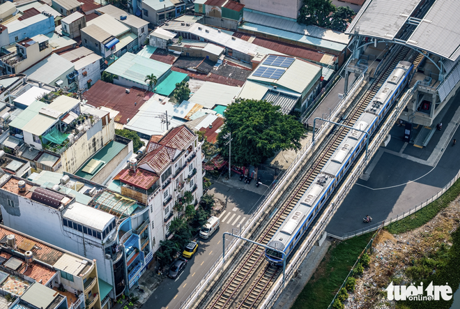 A look back at 1-year operation: How first metro line became part of Ho Chi Minh City life
- Ảnh 11.