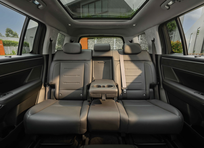 Hyundai Santa Fe Hybrid debuts in Vietnam
- Ảnh 4.