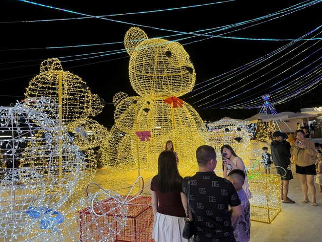 Gợi ý những điểm check-in Giáng sinh nổi bật tại TP.HCM- Ảnh 2.