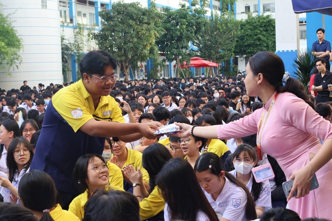 Học sinh Trường THPT Bùi Thị Xuân khám phá 'Giang sơn cẩm tú' qua chuyên đề liên môn- Ảnh 16.