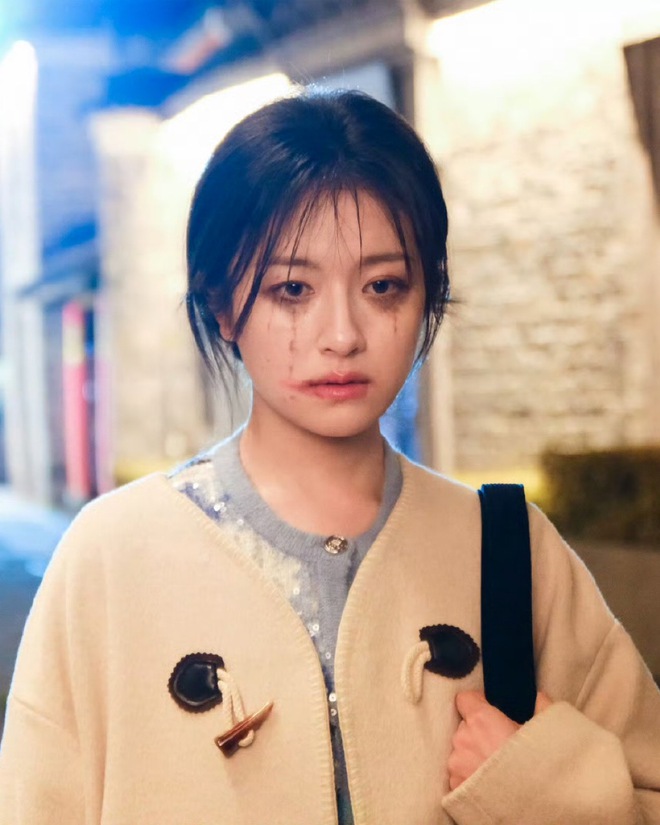 Trở lại với Lự kính, Đàn Kiện Thứ gây sốt với hình tượng mới lạ- Ảnh 5.