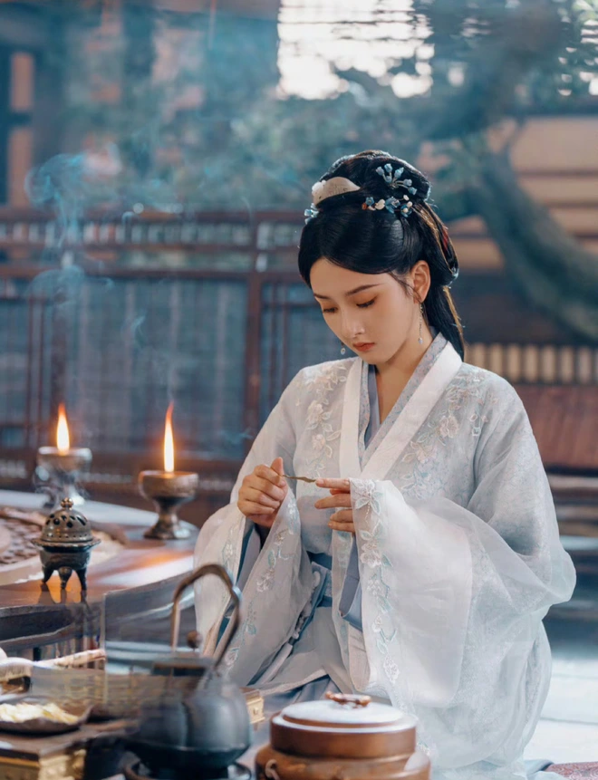 Khom lưng của Tống Tổ Nhi, Lưu Vũ Ninh lập thành tích khủng ngày đầu lên sóng - Ảnh 4.