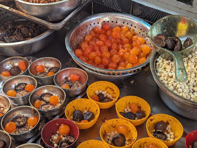 Seasonal delicacy: The craft of ‘banh ba trang’ for Duanwu Festival in Ho Chi Minh City - Ảnh 3.