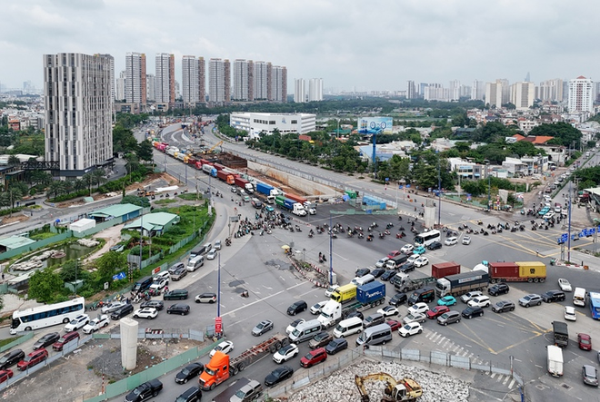 Slow progress at An Phu Intersection project in Ho Chi Minh City despite 6-month deadline- Ảnh 9. Slow progress at An Phu Intersection project in Ho Chi Minh City despite 6-month deadline- Ảnh 9.