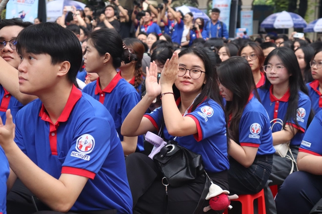 Tình nguyện viên gửi lời chúc sĩ tử, sẵn sàng ra quân Tiếp sức mùa thi- Ảnh 11.